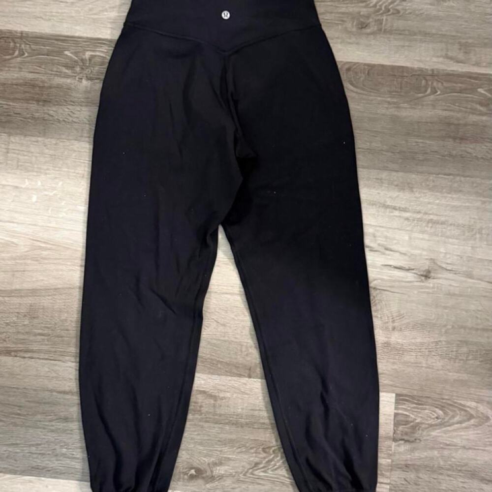 Black lululemon align jogger leggings